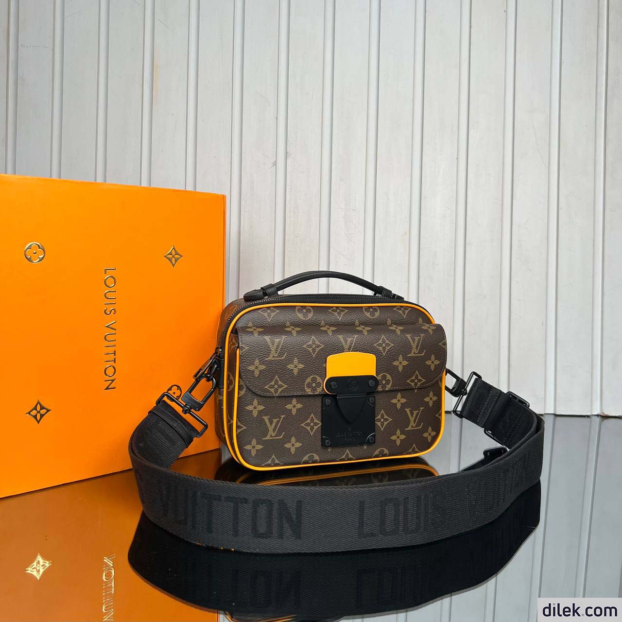 Louis Vuitton S Lock Messenger