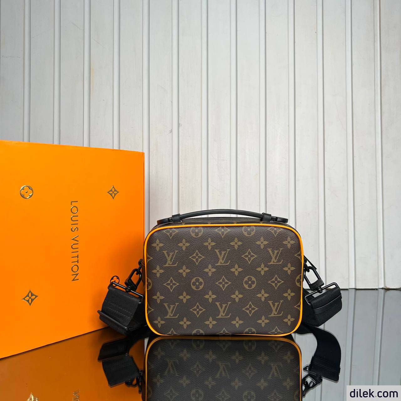 Louis Vuitton S Lock Messenger