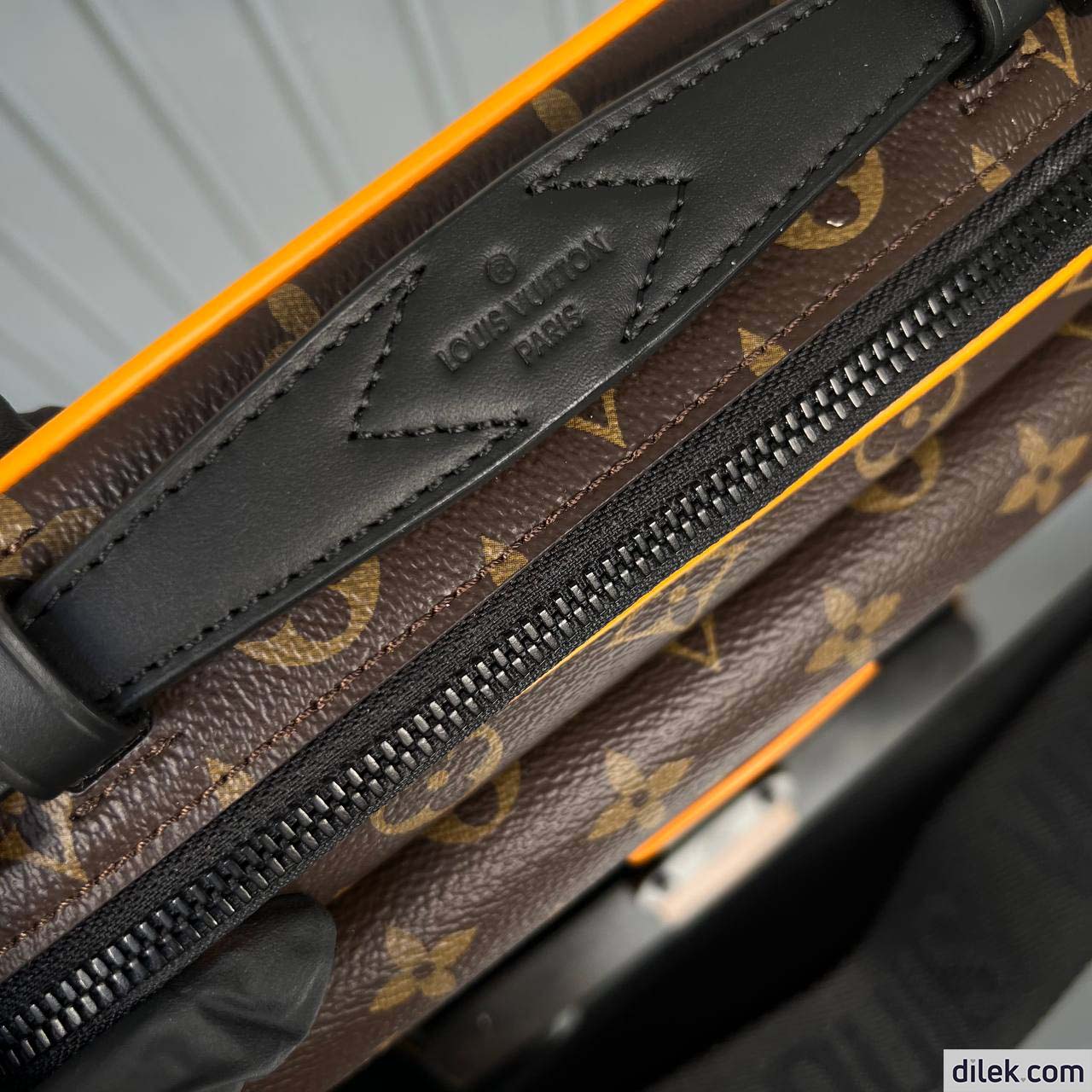 Louis Vuitton S Lock Messenger