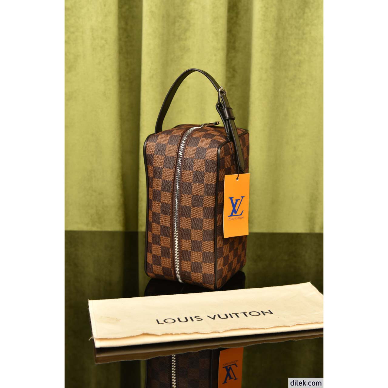 Louis Vuitton Locker Dopp Kit